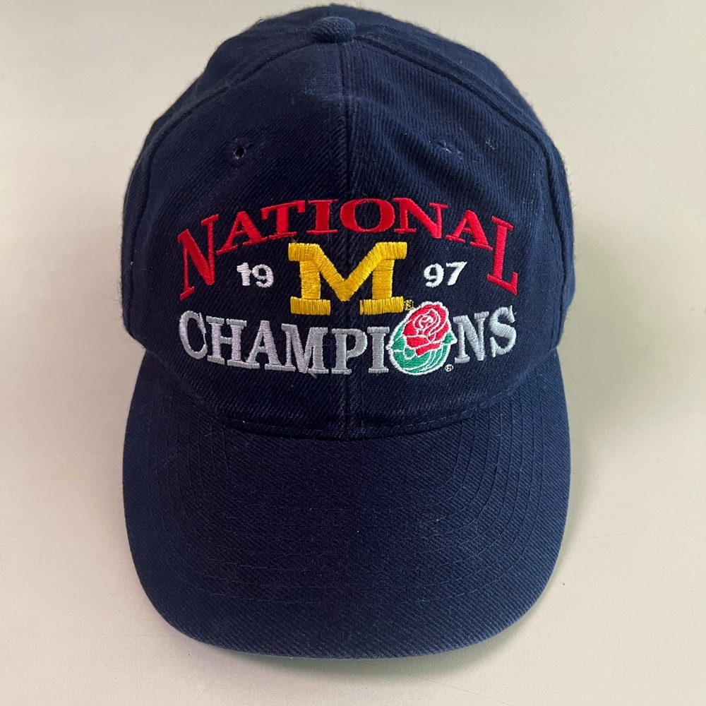 Vintage 1997 Michigan (UofM) Wolverines Rose Bowl Blue Wool Snapback Hat